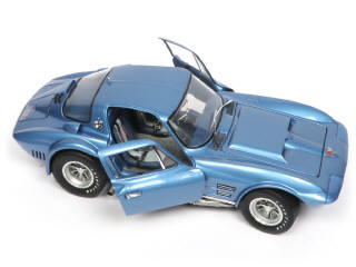 Lot 15 - EXOTO (USA) (1)