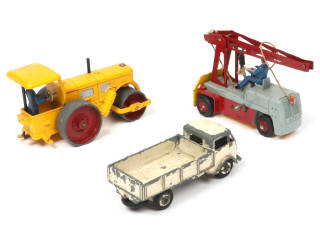 Lot 230 - DINKY TOYS (FRANCE) (3)