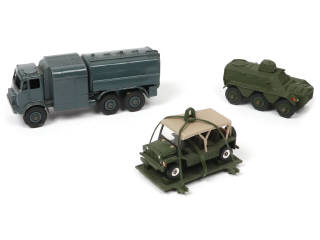 Lot 268 - DINKY TOYS (GB) (3)