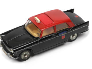 Lot 223 - DINKY TOYS (FRANCE) (3)