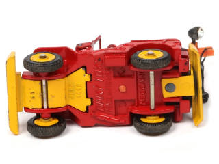 Lot 225 - DINKY TOYS (FRANCE) (4)