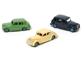 Lot 262 - DINKY TOYS (GB) (3)
