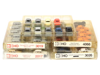 Lot 179 - DIVERS (HO) (49)