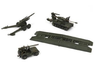 Lot 246 - DINKY TOYS (FRANCE) (3)