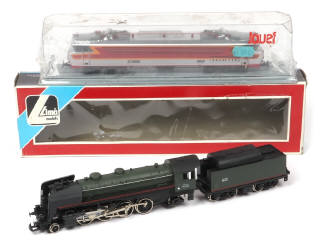 Lot 65 - DIVERS 'HO' (2)