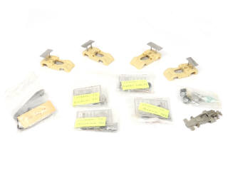 Lot 131 - DIVERS (6)