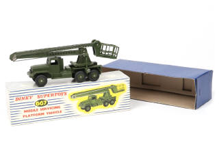 Lot 262 - DINKY TOYS (GB) (1)
