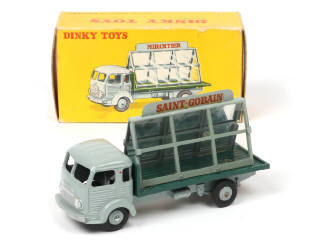 Lot 221 - DINKY TOYS (FRANCE) (1)
