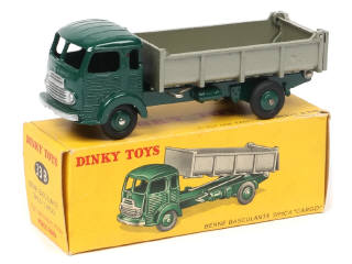 Lot 220 - DINKY TOYS (FRANCE) (1)