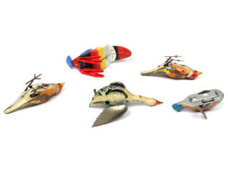 Lot 107 - DIVERS (5)