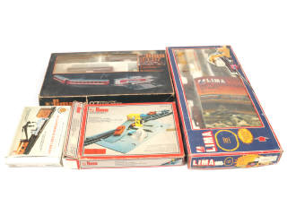 Lot 25 - DIVERS (HO) (4)