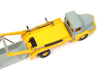 Lot 156 - DINKY TOYS (FRANCE) (1)