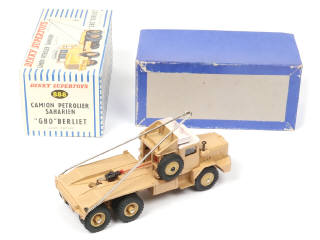 Lot 183 - DINKY TOYS (FRANCE) (1)