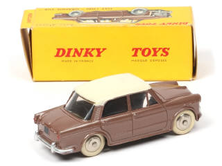 Lot 164 - DINKY TOYS (FRANCE) (1)