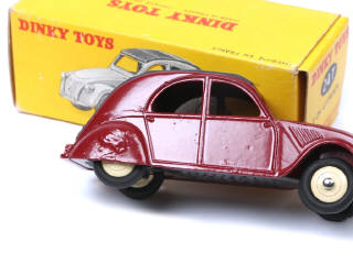 Lot 147 - DINKY TOYS (FRANCE) (1)
