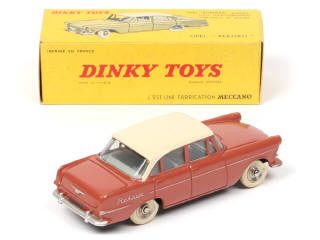 Lot 172 - DINKY TOYS (FRANCE) (1)