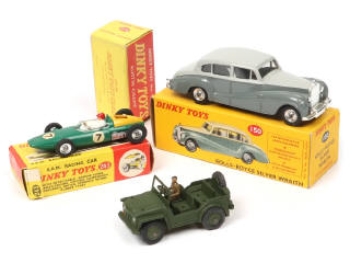 Lot 277 - DINKY TOYS (GB) (3)
