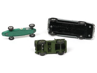 Lot 277 - DINKY TOYS (GB) (3)