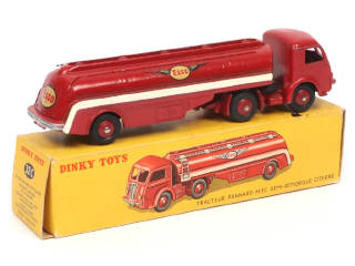Lot 151 - DINKY TOYS (FRANCE) (1)