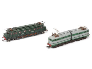Lot 24 - DIVERS (HO) (2)