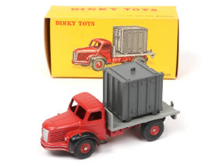 Lot 177 - DINKY TOYS (FRANCE) (1)