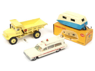Lot 280 - DINKY TOYS (GB) (3)
