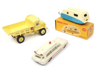 Lot 280 - DINKY TOYS (GB) (3)