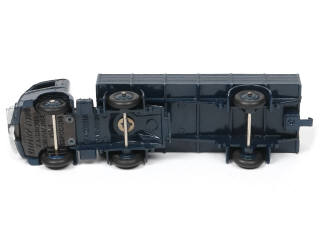 Lot 210 - DINKY TOYS (FRANCE) (4)