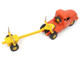 Lot 154 - DINKY TOYS (FRANCE) (1)