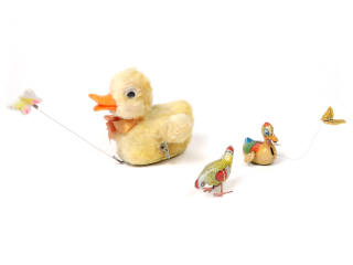 Lot 93 - DIVERS (3)