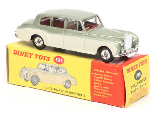 Lot 228 - DINKY TOYS (GB) (1)
