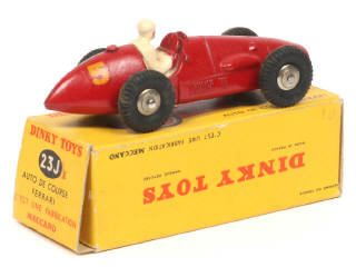 Lot 251 - DINKY TOYS (FRANCE) (1)