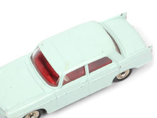 Lot 276 - DINKY TOYS (FRANCE) (1)