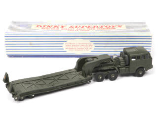 Lot 286 - DINKY TOYS (FRANCE) (1)