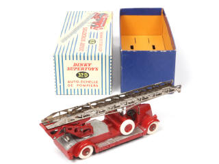 Lot 261 - DINKY TOYS (FRANCE) (1)