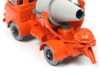 Lot 235 - DINKY TOYS (GB) (1)