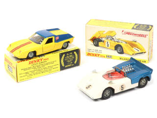 Lot 239 - DINKY TOYS (GB) (2)