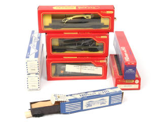 Lot 31 - HORNBY 'HO' (8)