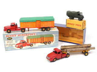 Lot 294 - DINKY TOYS (FRANCE) (5)