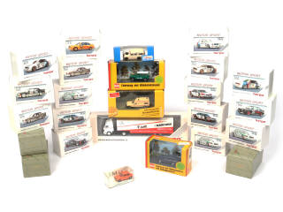 Lot 51 - DIVERS (HO) (25)