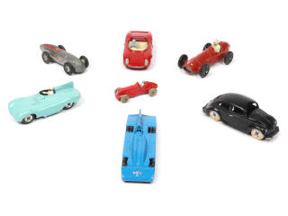 Lot 130 - DIVERS (7)