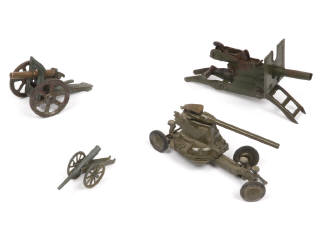 Lot 133 - DIVERS (4)