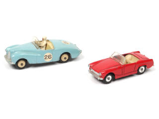 Lot 282 - DINKY TOYS (GB) (2)