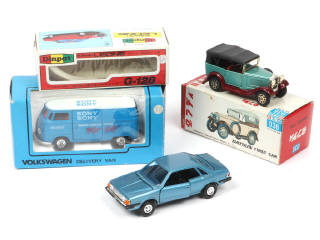 Lot 226 - DIVERS (JAPON) (3)