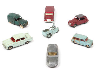 Lot 280 - DINKY TOYS (7)