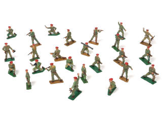 Lot 32 - STARLUX (FRANCE) (25)