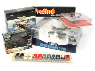 Lot 210 - DIVERS (16)