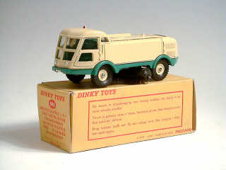 Lot 796 - DINKY TOYS FRANCE (1)
