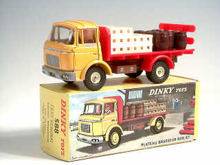 Lot 797 - DINKY TOYS FRANCE (1)