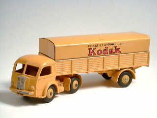 Lot 755 - DINKY TOYS FRANCE (1)
